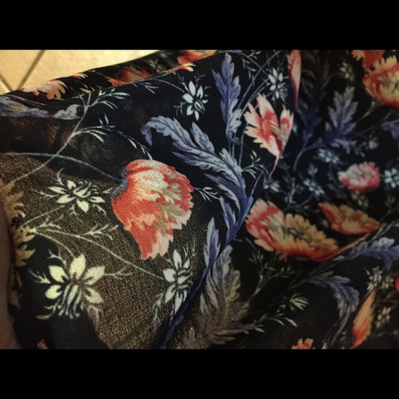 💕SOLD💕Blue Floral Zara Dress - Picture 4 of 5